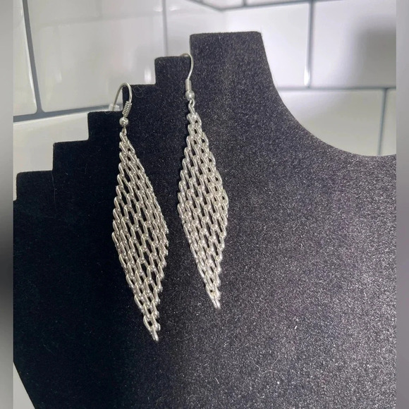 Silver Tone Chainmail Dangle Earrings - Picture 3 of 5